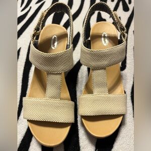Beige Women's Sandals size 7